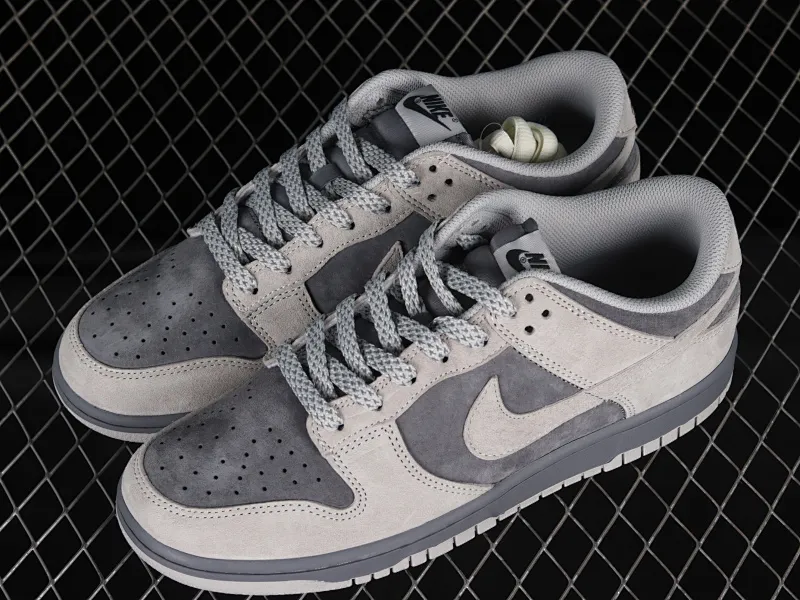 All Categories Nk SB Dunk Series Nk SB Dunk Low Low-top sneakers Otomo Katsuhiro x Nk SB Dunk Low "Steamboy OST" Creative customization collaboration Otomo Katsuhiro co-branded SB low-top sports and leisure sneakers DD3699-003